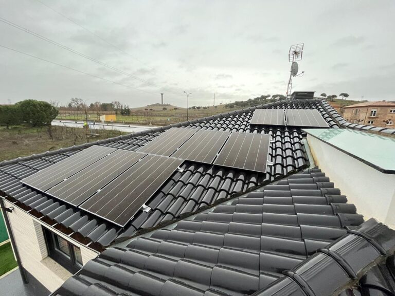Proyectos viviendas Villamayor 7 04 kWp